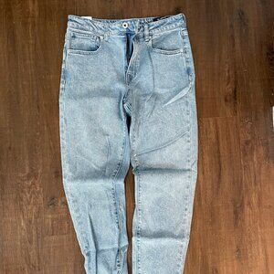 Women's Straight-Leg Lightwash Jeans
